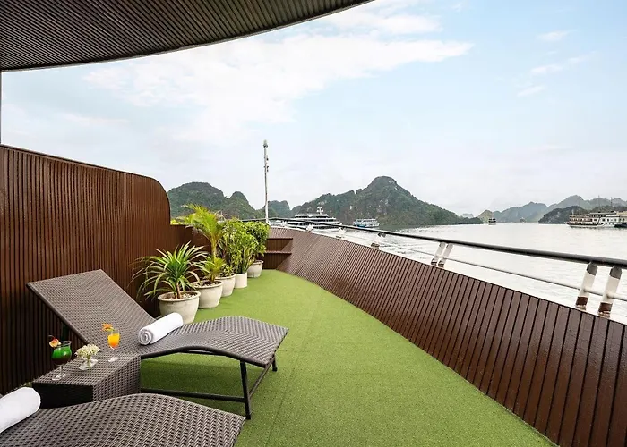 La Casta Regal 5-Star 2D1N - Lan Ha - Balcony & Bathtub Ocean View  5*